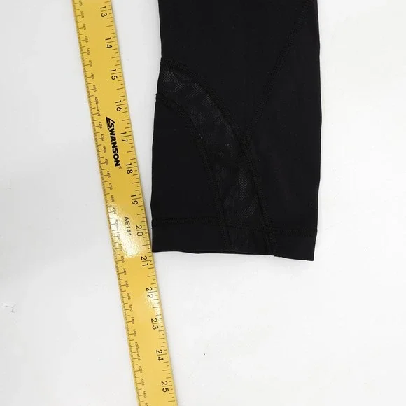 Lululemon Pants Womens 4 Black Crop Capri Mesh Lace Panel Zip Pocket Yoga Run - Picture 10 of 15